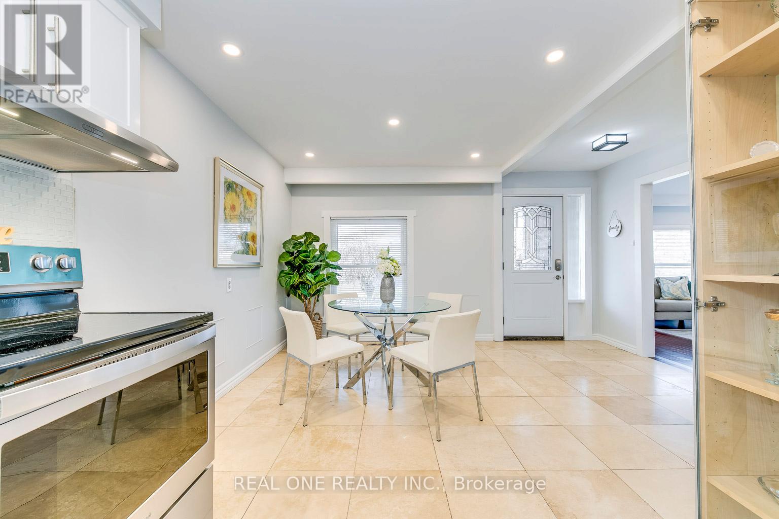 533 Tipperton Crescent, Oakville, Ontario  L6L 5E1 - Photo 13 - W13220018