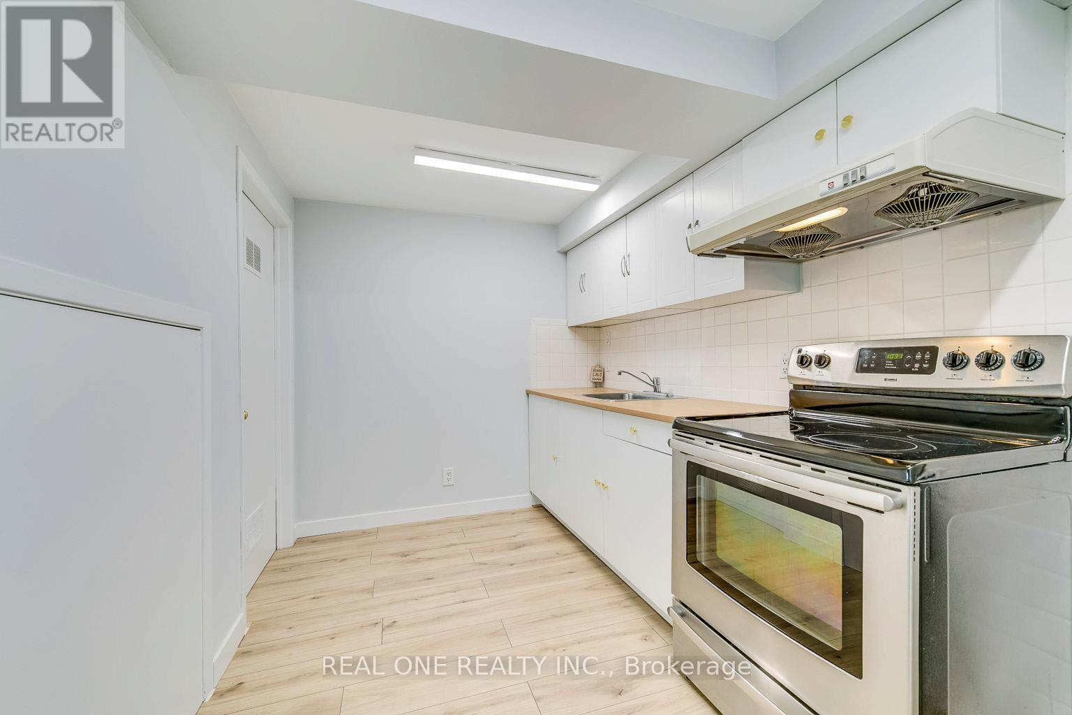 533 Tipperton Crescent, Oakville, Ontario  L6L 5E1 - Photo 44 - W13220018