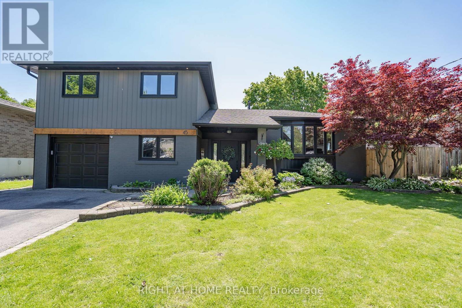 45 Irwin Crescent, Halton Hills, Ontario  L7G 1E7 - Photo 2 - W13220022