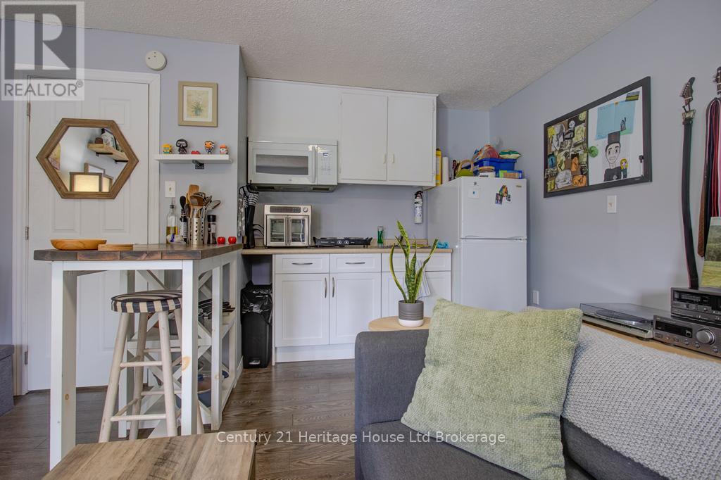 UNIT #6 - 42 HARVEY STREET