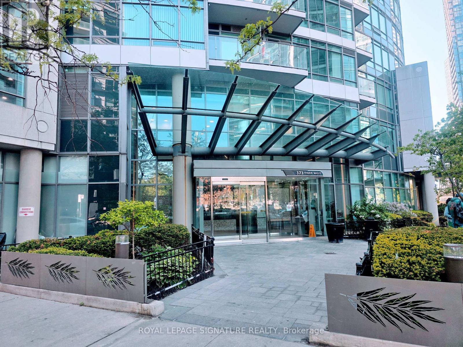 1703 - 373 Front Street W, Toronto, Ontario  M5V 3R7 - Photo 2 - C13220112