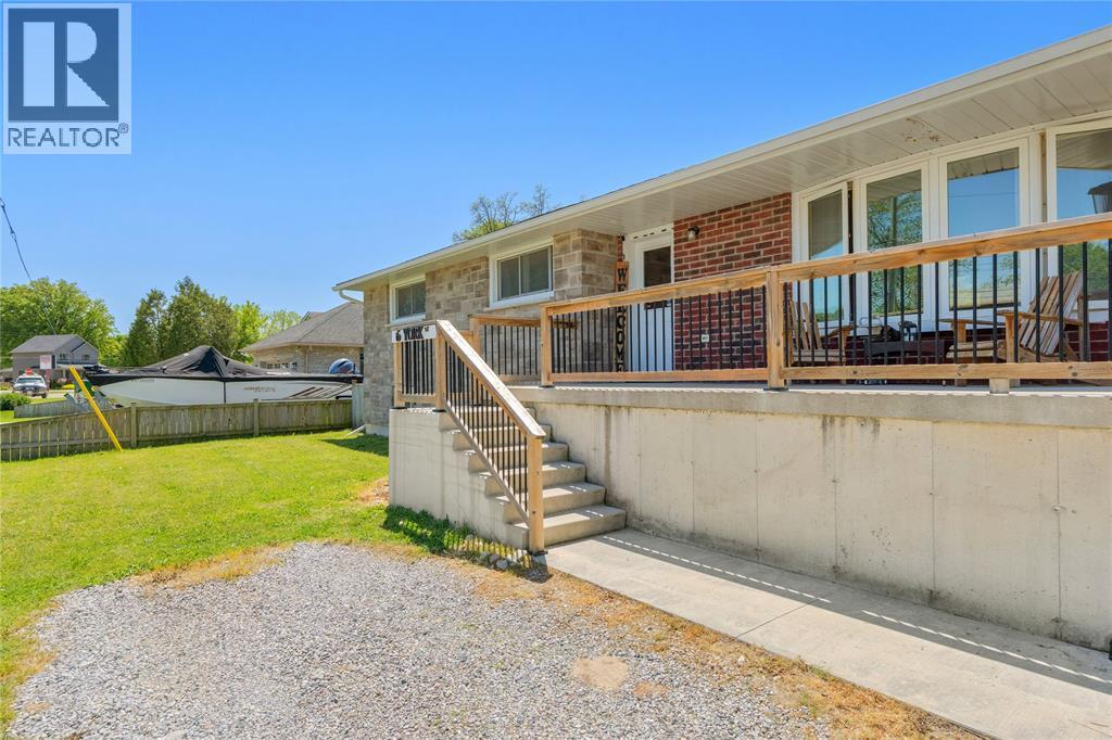 6 York Street, Lambton Shores, Ontario  N0N 1J0 - Photo 3 - 26012398