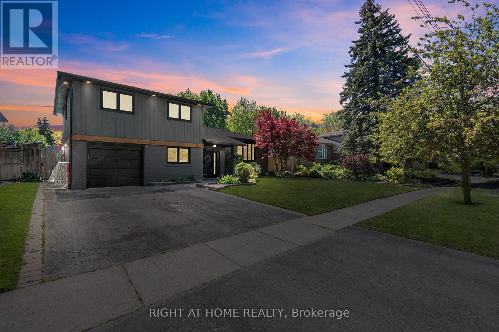45 Irwin Crescent, Halton Hills, Ontario  L7G 1E7 - Photo 4 - W13220022