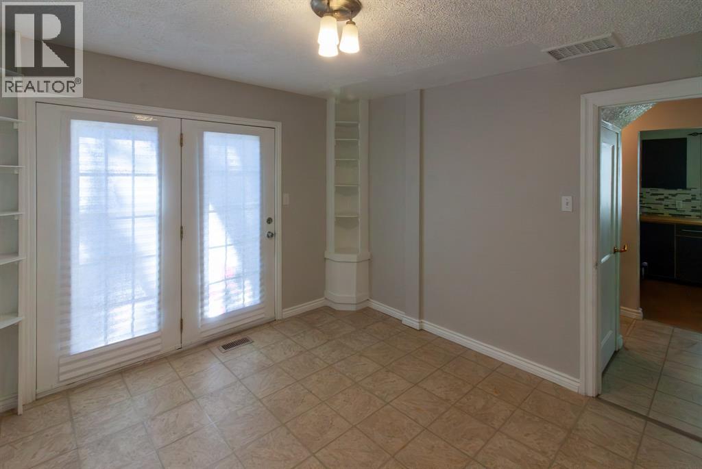 117 Walnut Avenue South, Sarnia, Ontario  N7T 3V5 - Photo 3 - 26012583