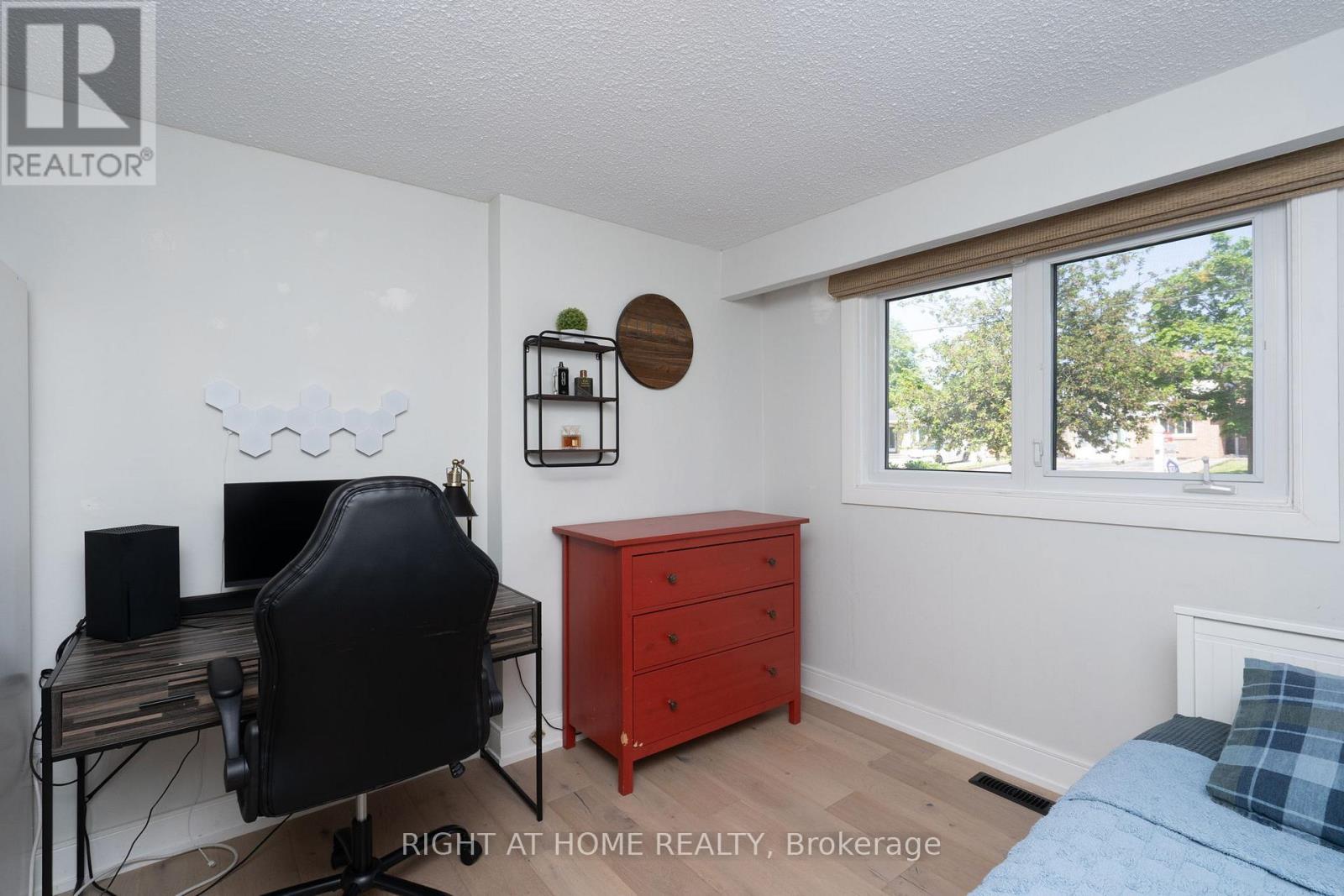 45 Irwin Crescent, Halton Hills, Ontario  L7G 1E7 - Photo 27 - W13220022