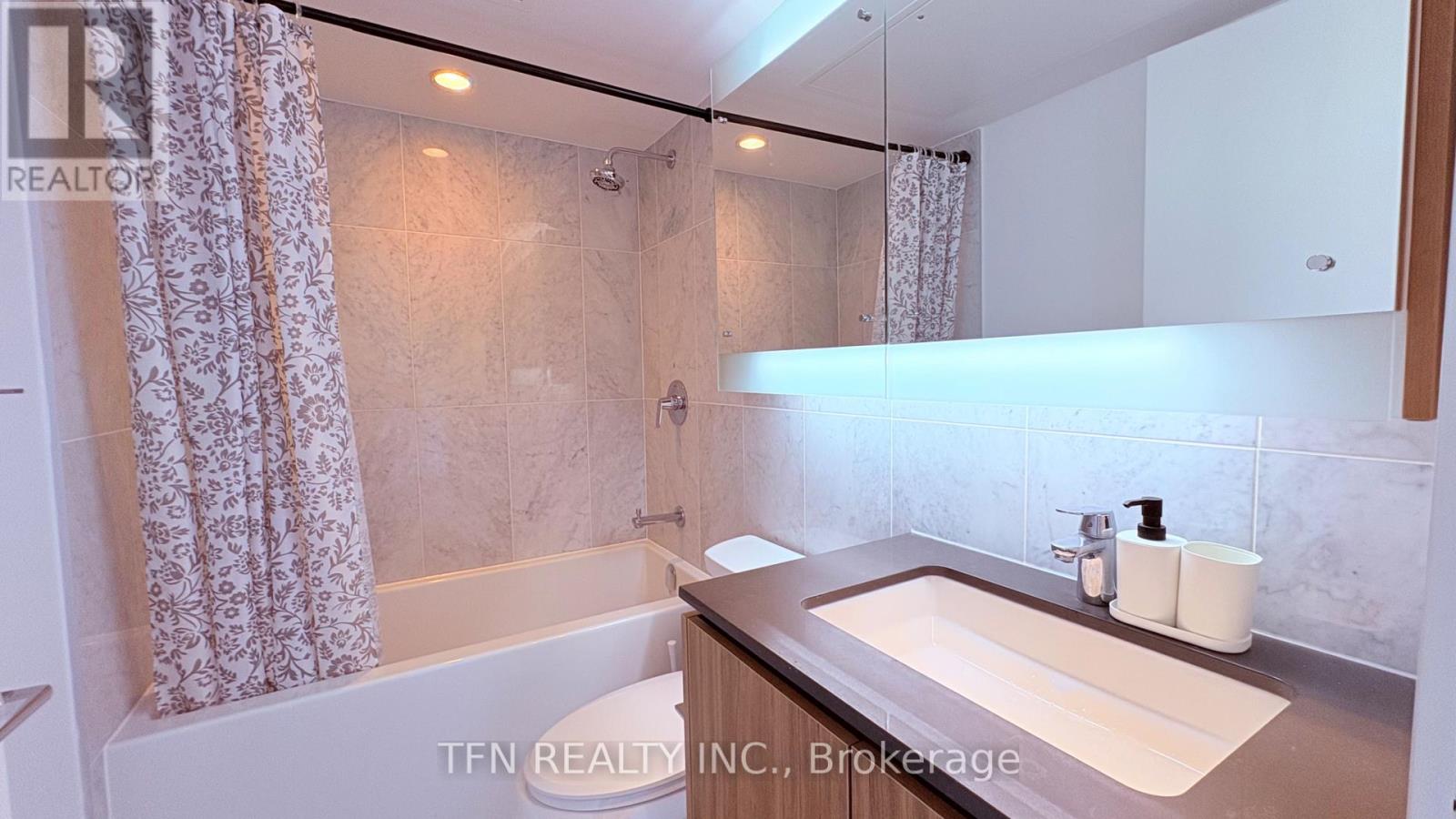 1109 - 70 Queens Wharf Road, Toronto, Ontario  M5V 0J2 - Photo 11 - C13220162