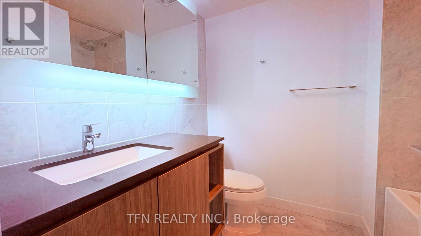 1109 - 70 Queens Wharf Road, Toronto, Ontario  M5V 0J2 - Photo 16 - C13220162