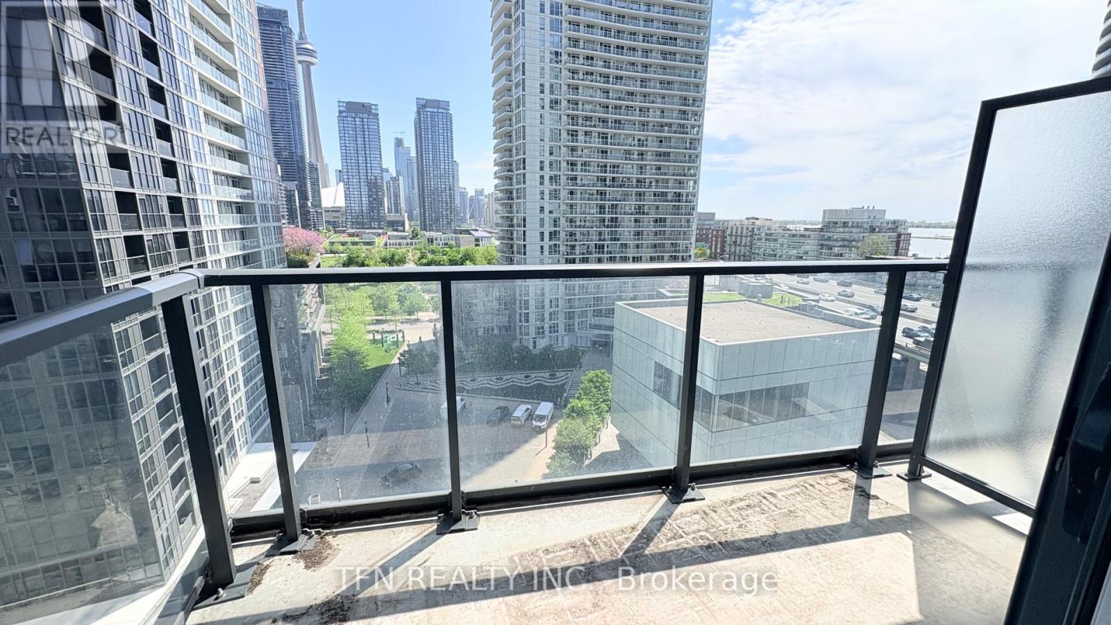 1109 - 70 Queens Wharf Road, Toronto, Ontario  M5V 0J2 - Photo 3 - C13220162