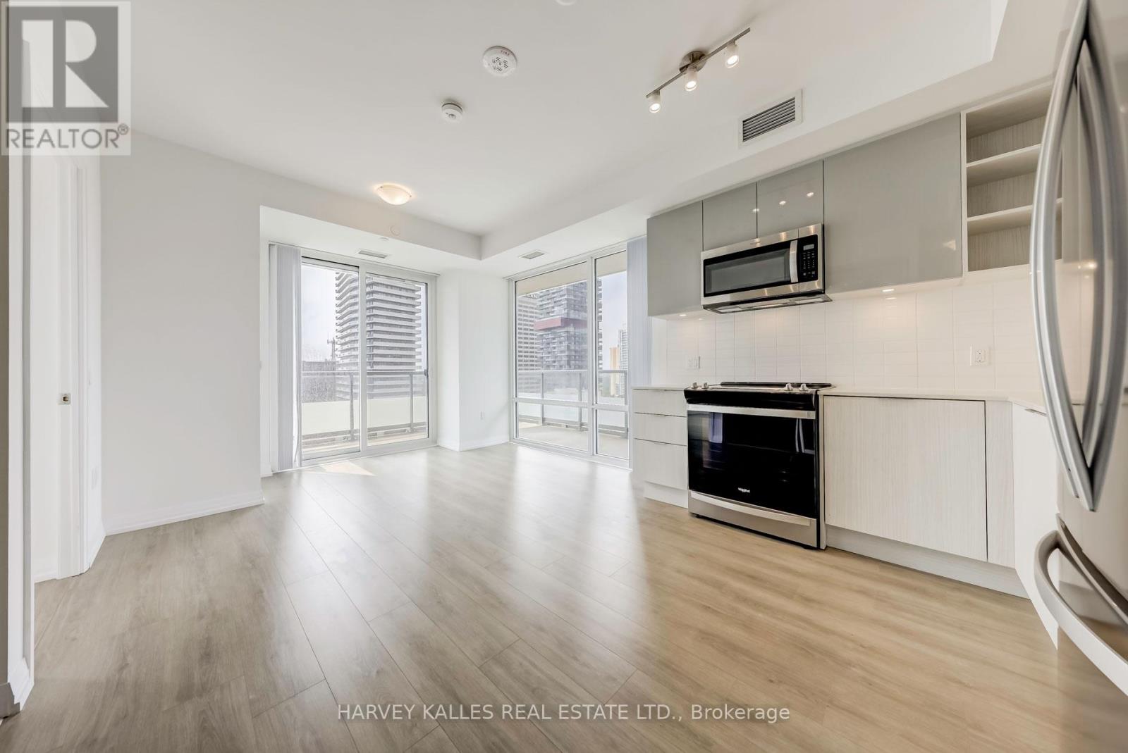 2217 - 50 Dunfield Avenue, Toronto, Ontario  M4S 0E4 - Photo 4 - C13220268