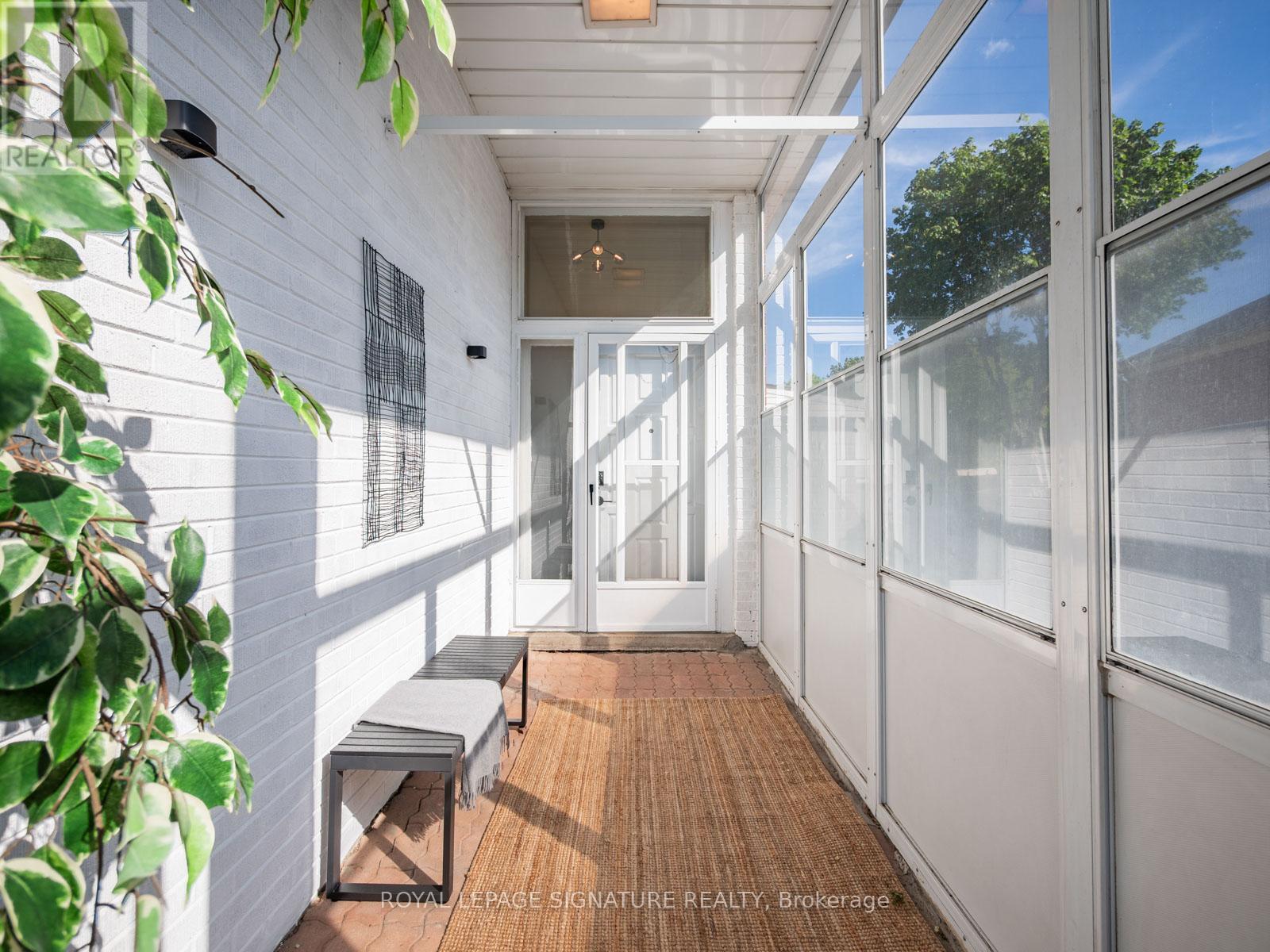 27 Dalecliff Crescent, Toronto, Ontario  M1R 3L6 - Photo 3 - E13220154