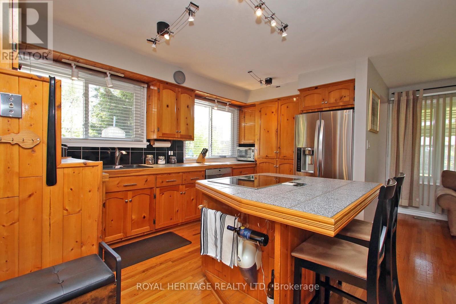 27 Medway Crescent, Toronto, Ontario  M1P 3T7 - Photo 13 - E13220178