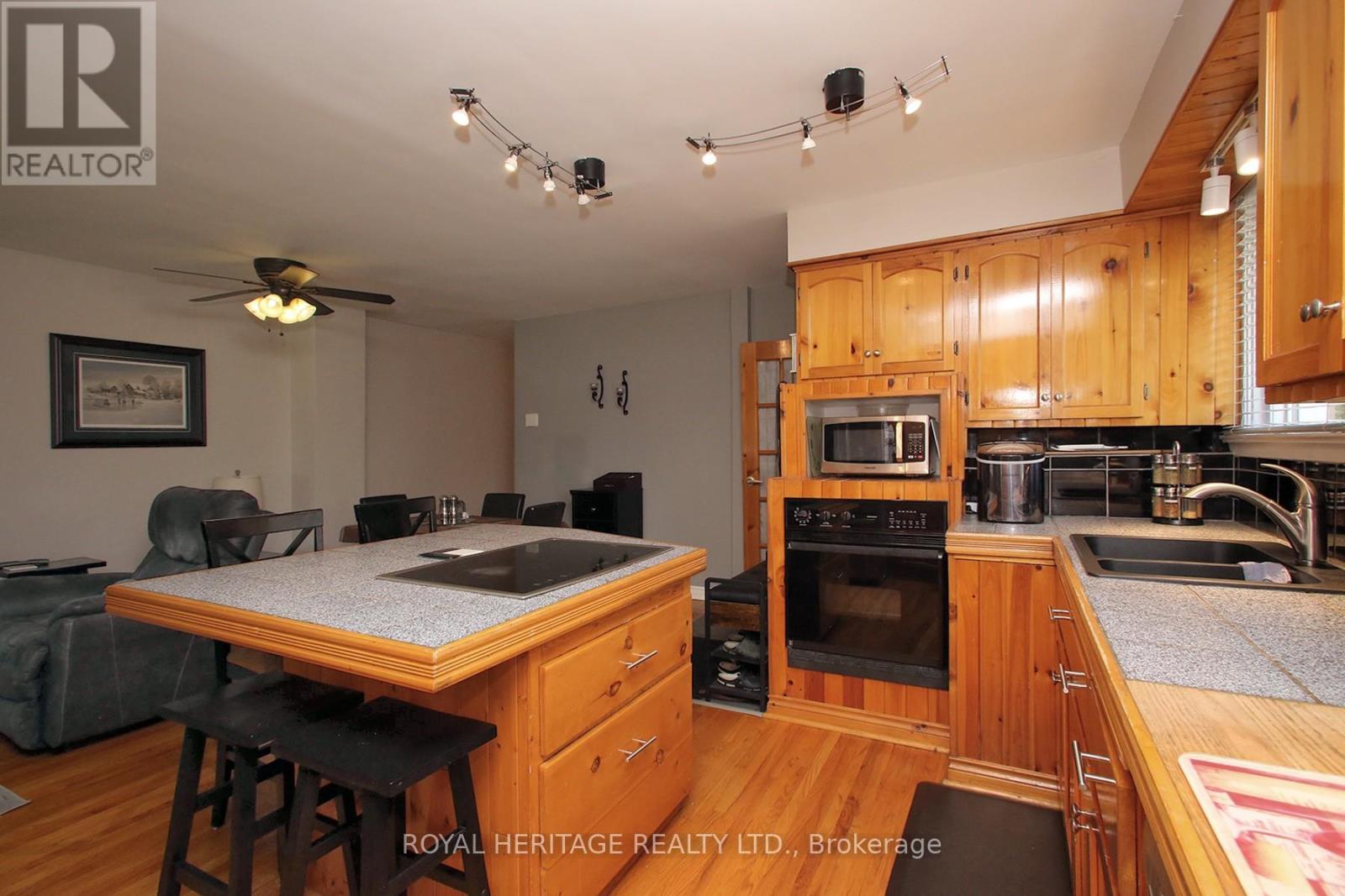 27 Medway Crescent, Toronto, Ontario  M1P 3T7 - Photo 14 - E13220178