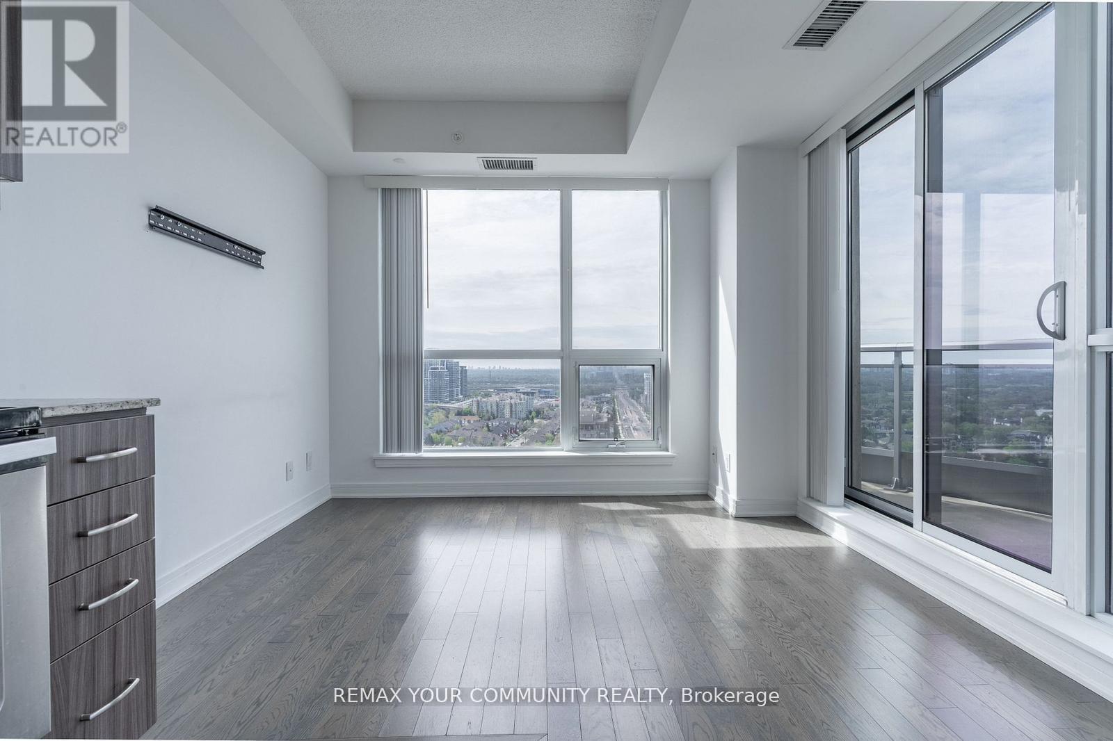 2209 - 9201 Yonge Street, Richmond Hill, Ontario  L4C 6Z2 - Photo 3 - N13220266