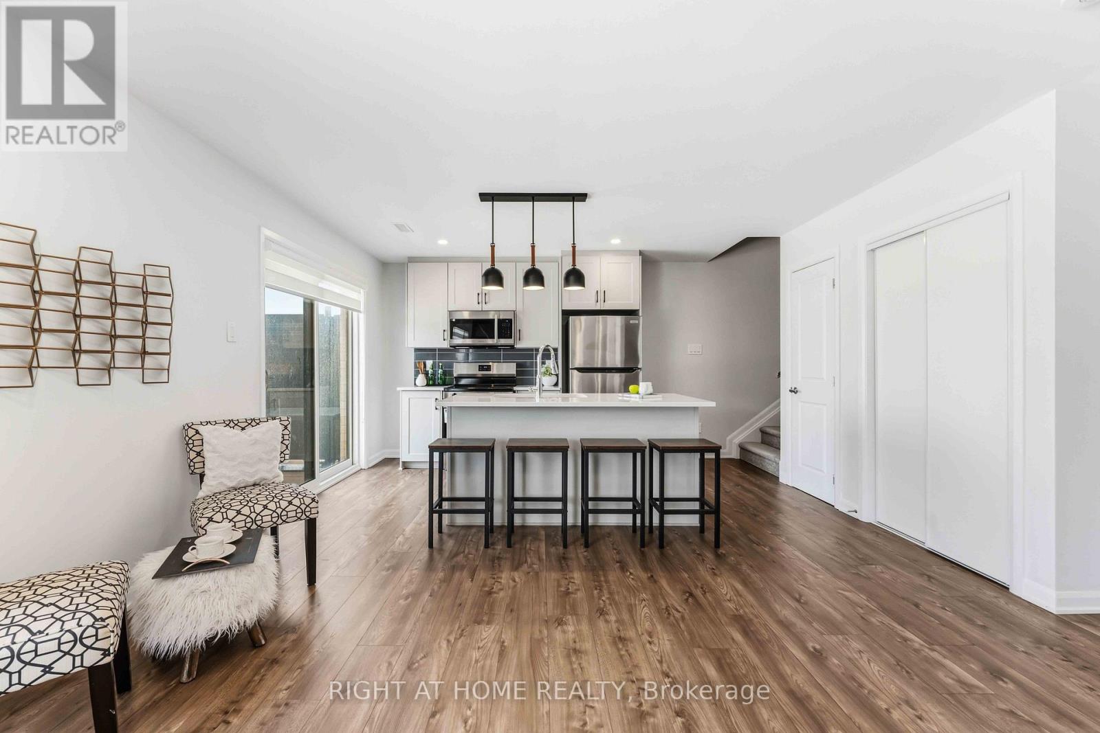 1310 Creekway Private, Ottawa, Ontario  K2T 0T1 - Photo 4 - X13220026