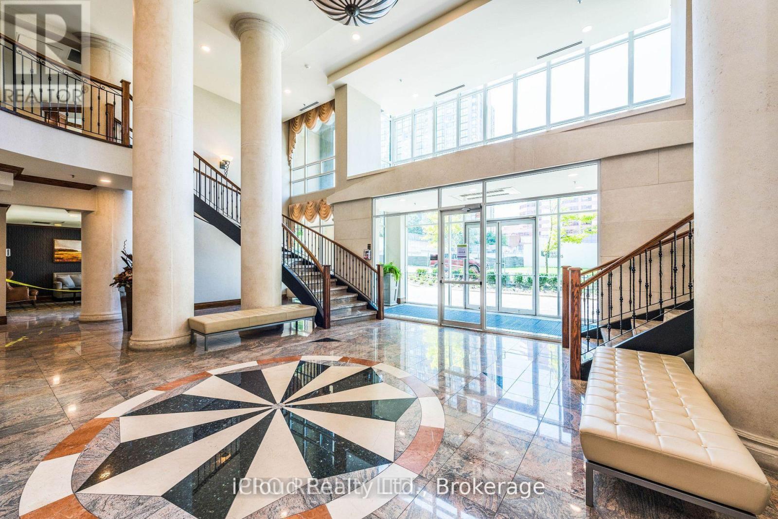 302 - 156 Enfield Place, Mississauga, Ontario  L5B 4L8 - Photo 2 - W13220152