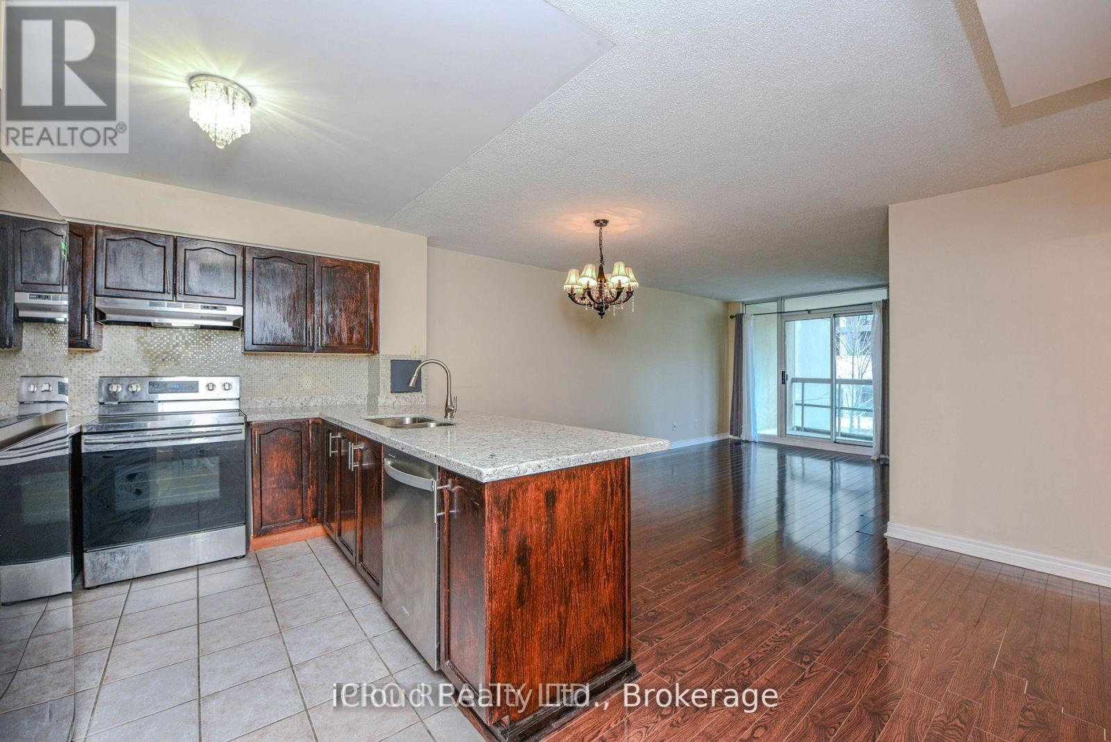 302 - 156 Enfield Place, Mississauga, Ontario  L5B 4L8 - Photo 6 - W13220152