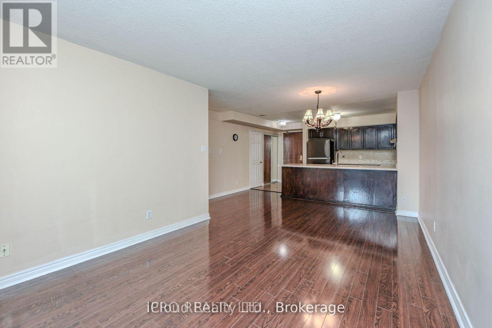 302 - 156 Enfield Place, Mississauga, Ontario  L5B 4L8 - Photo 8 - W13220152