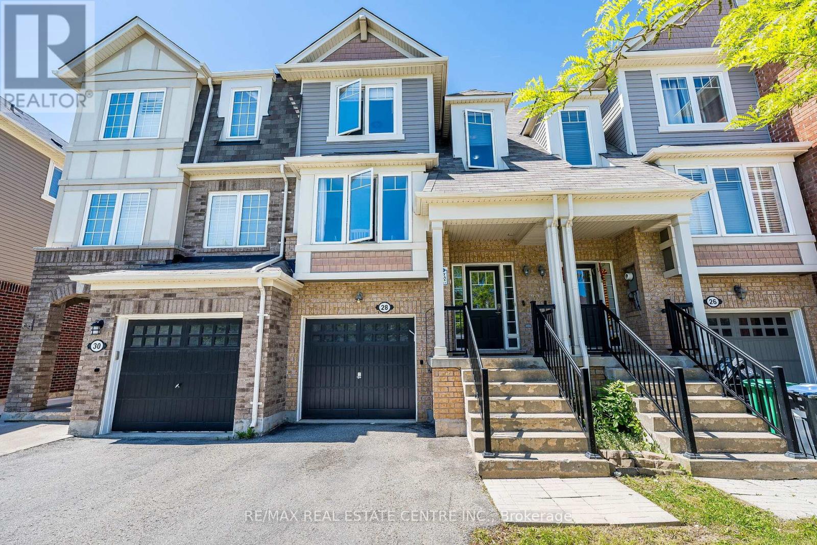 28 LATHBURY STREET, Brampton, Ontario