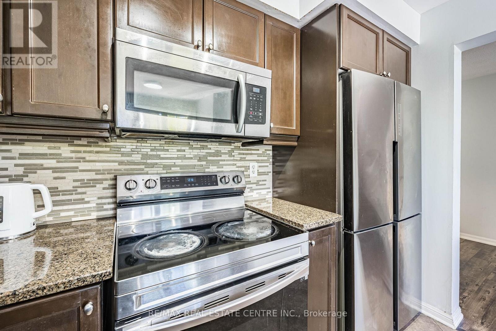 28 Lathbury Street, Brampton, Ontario  L7A 0R5 - Photo 11 - W13220156