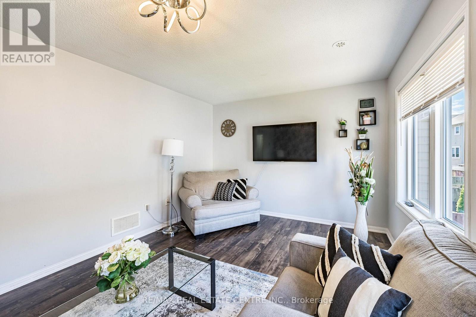 28 Lathbury Street, Brampton, Ontario  L7A 0R5 - Photo 4 - W13220156