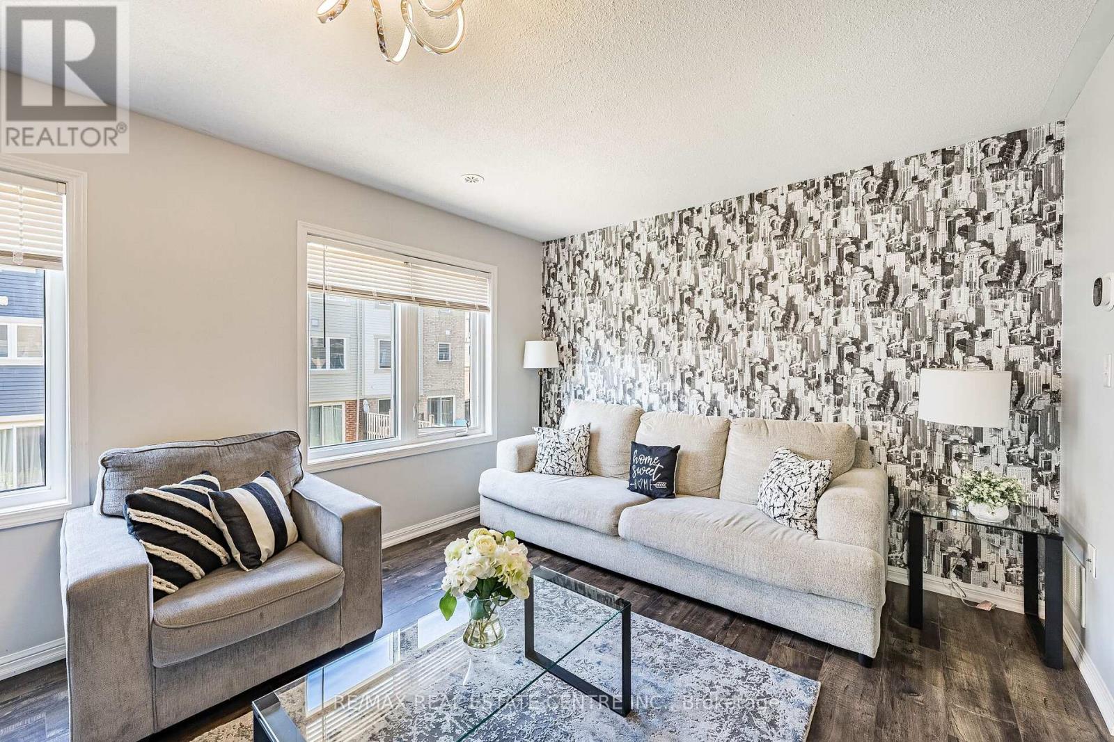 28 Lathbury Street, Brampton, Ontario  L7A 0R5 - Photo 5 - W13220156
