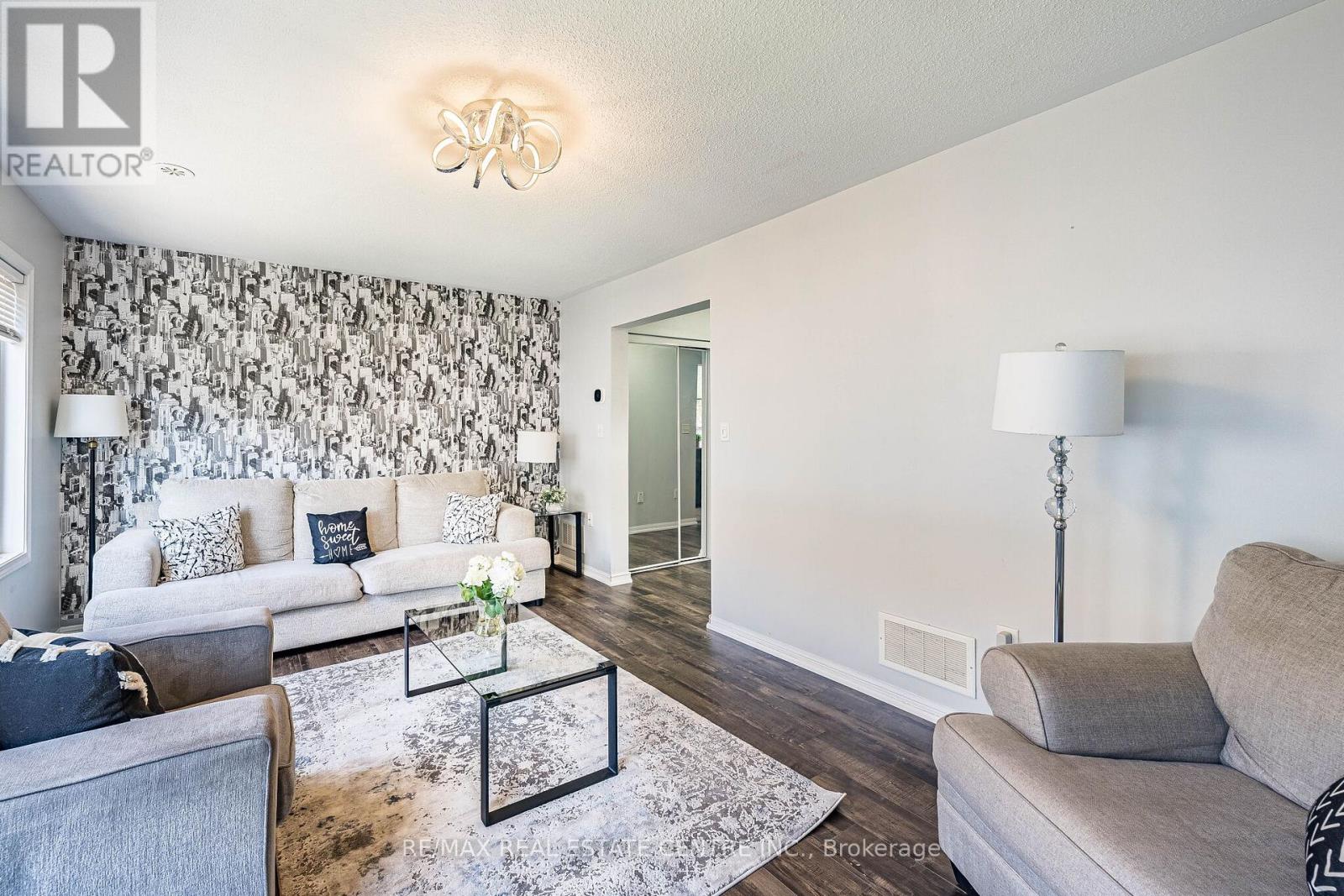 28 Lathbury Street, Brampton, Ontario  L7A 0R5 - Photo 6 - W13220156