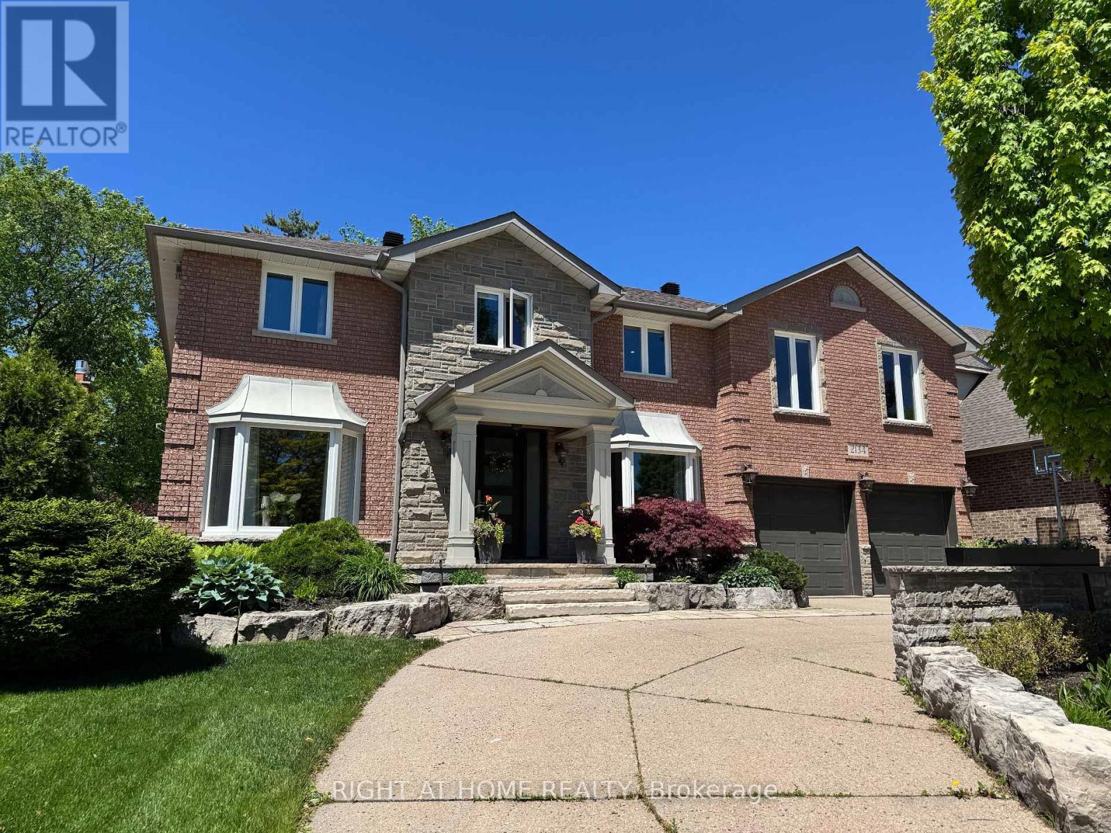 2134 GRENVILLE DRIVE, Oakville, Ontario