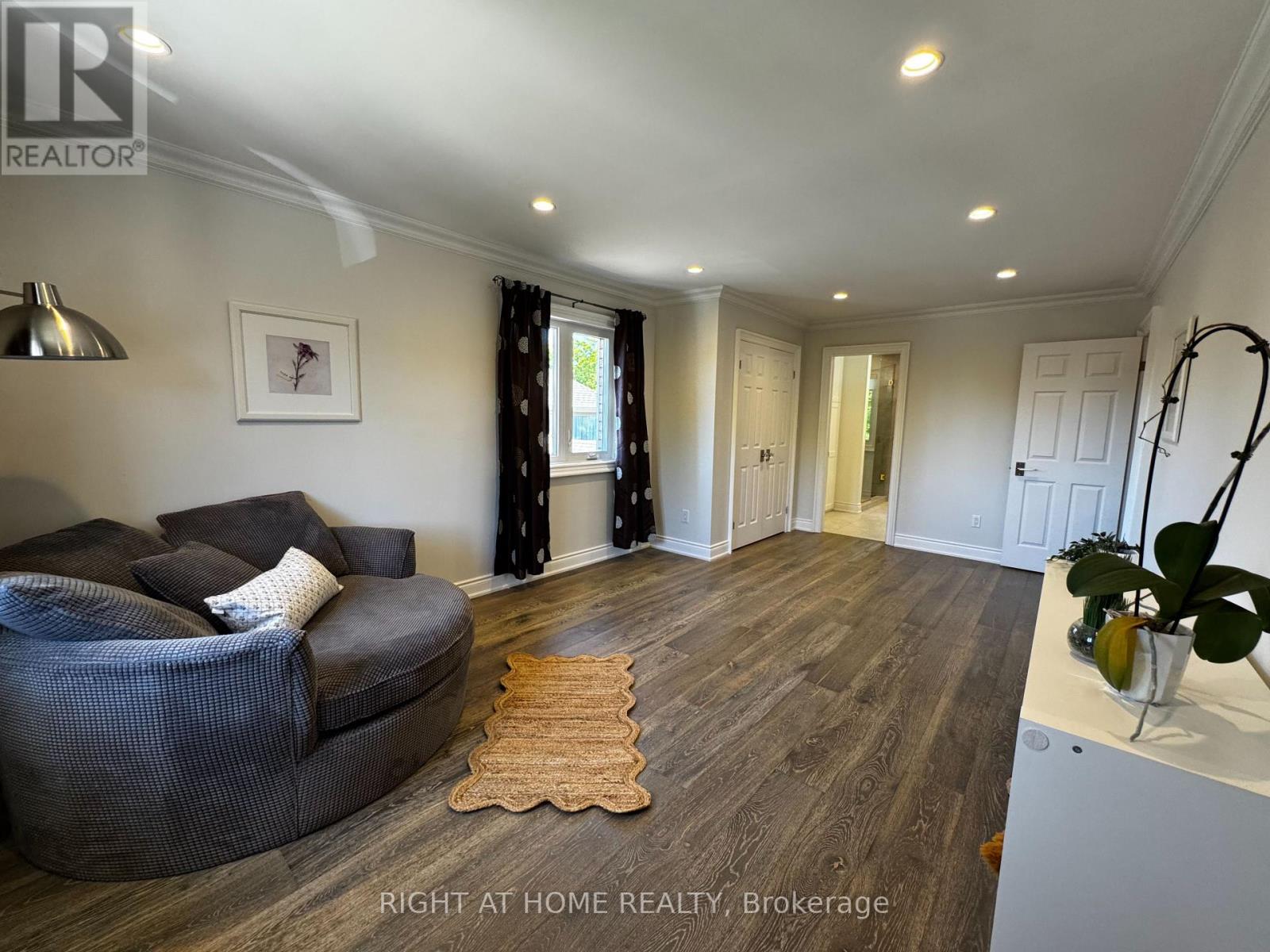 2134 Grenville Drive, Oakville, Ontario  L6H 3Y6 - Photo 16 - W13220264