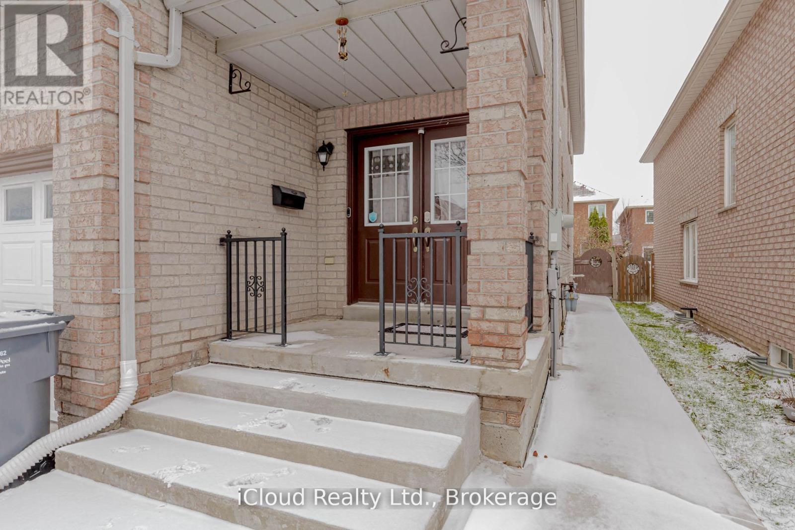 Main/2nd Flr - 3141 Turbine Crescent, Mississauga, Ontario  L5M 6W1 - Photo 2 - W13220270