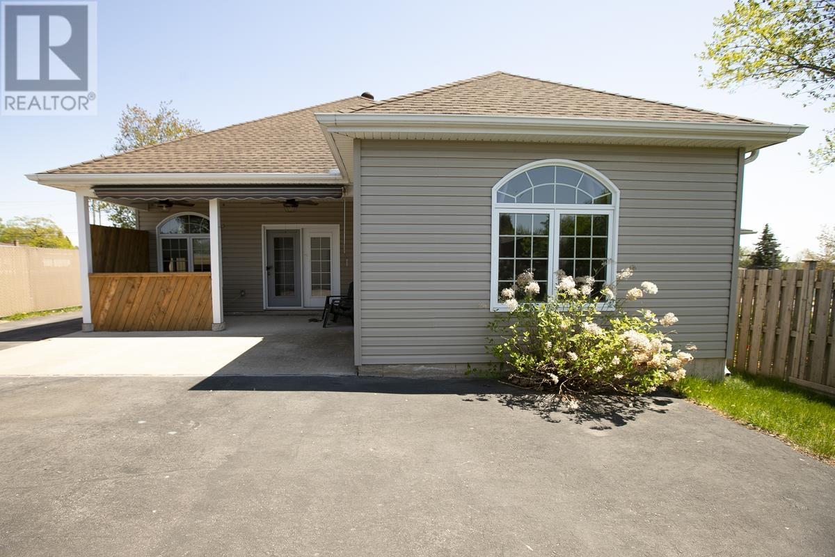 481 Lake St, Sault Ste. Marie, Ontario  P6B 3L4 - Photo 10 - SM253487