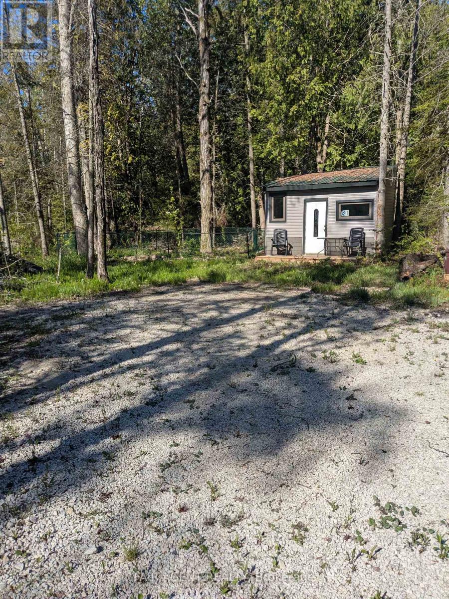 6 Henwood Street, Northern Bruce Peninsula, Ontario  N0H 2M0 - Photo 9 - X12931708