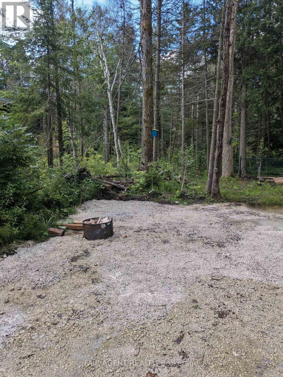 6 Henwood Street, Northern Bruce Peninsula, Ontario  N0H 2M0 - Photo 12 - X12931708