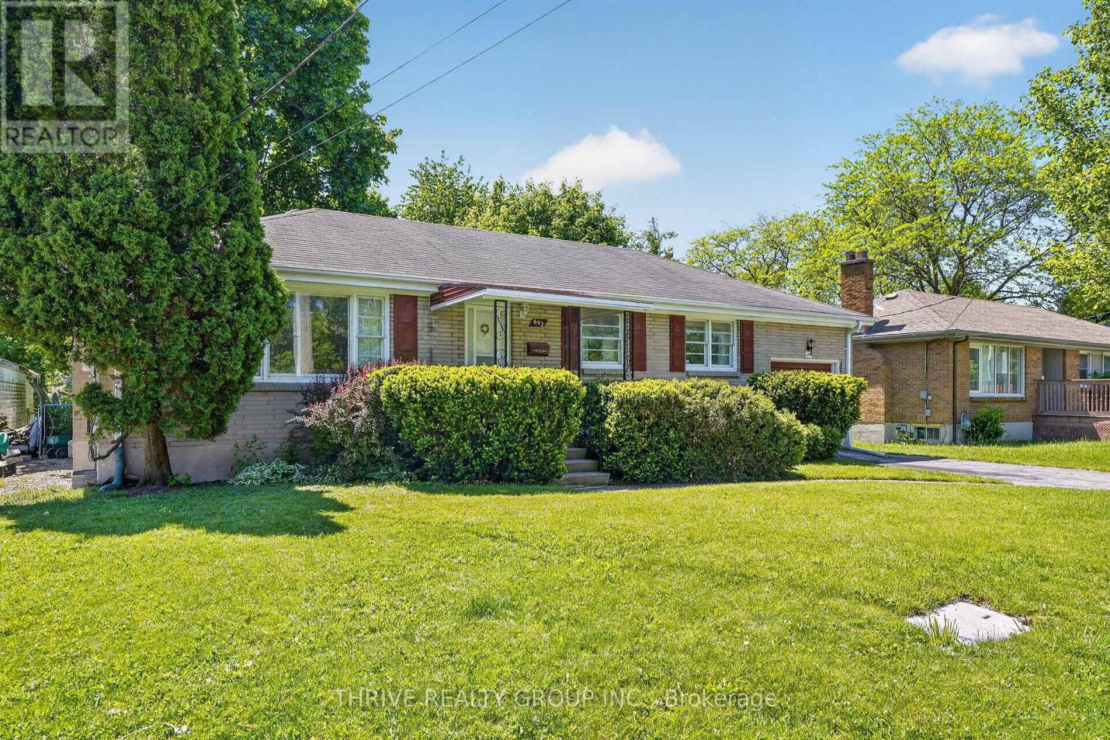 693 Kipps Lane, London East, Ontario  N5Y 4R5 - Photo 3 - X13220358