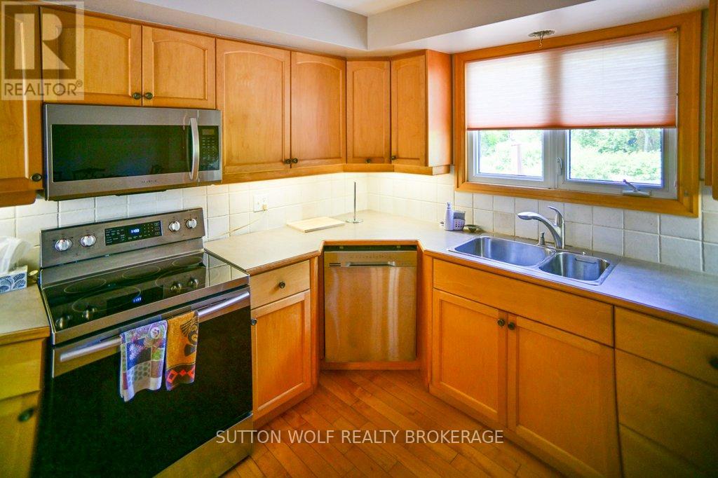 106 Stanhope Place, London South (South S), Ontario  N6C 4W8 - Photo 10 - X13220394