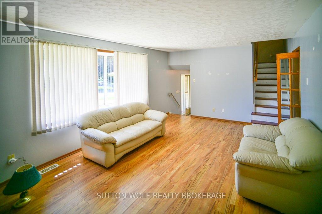 106 Stanhope Place, London South (South S), Ontario  N6C 4W8 - Photo 3 - X13220394