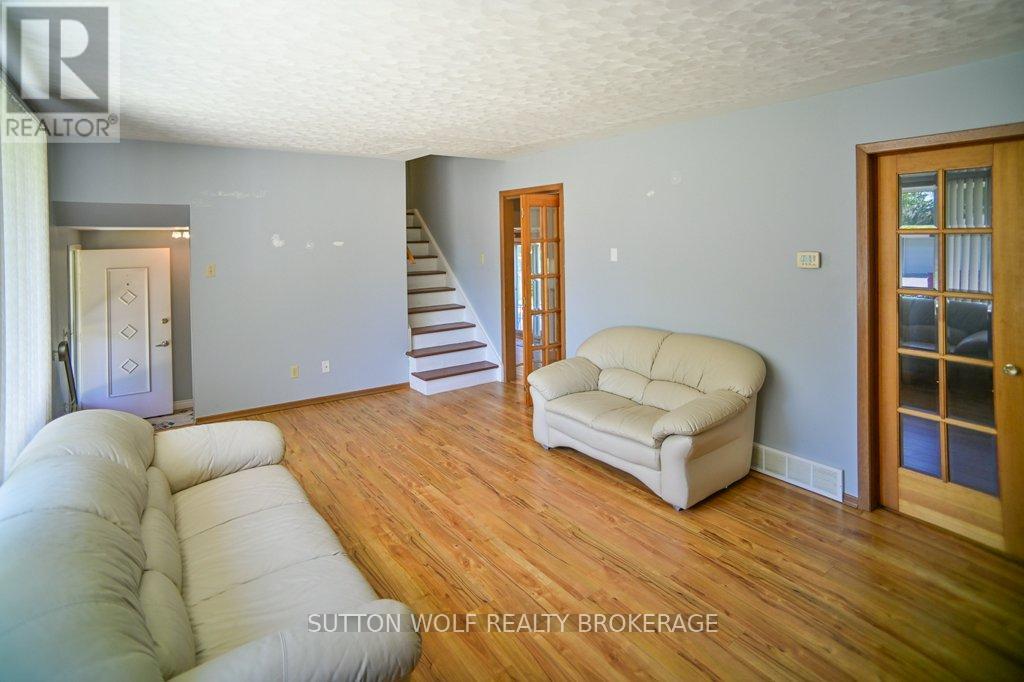 106 Stanhope Place, London South (South S), Ontario  N6C 4W8 - Photo 4 - X13220394