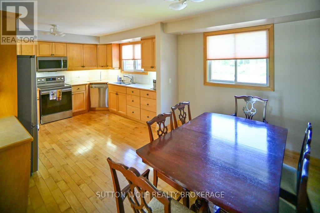 106 Stanhope Place, London South (South S), Ontario  N6C 4W8 - Photo 5 - X13220394