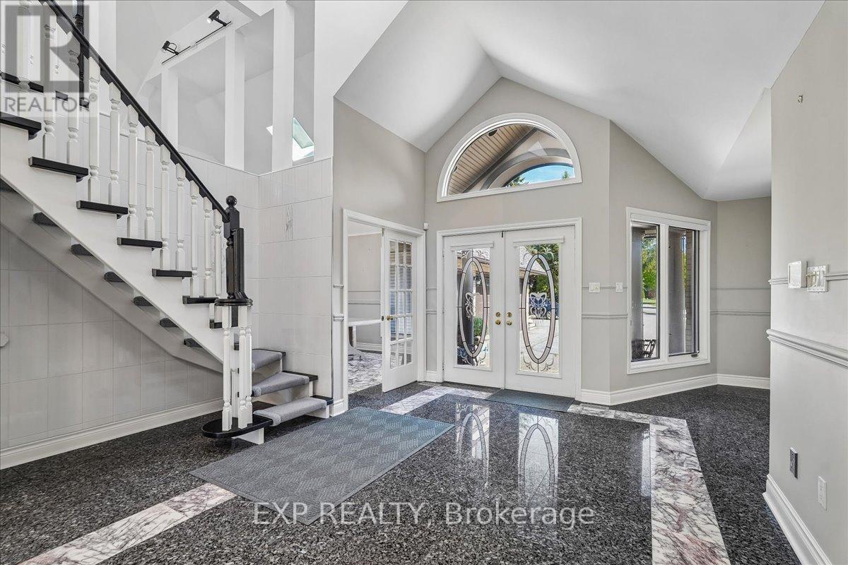 332 Burns Boulevard, King, Ontario  L7B 1E1 - Photo 8 - N13220324