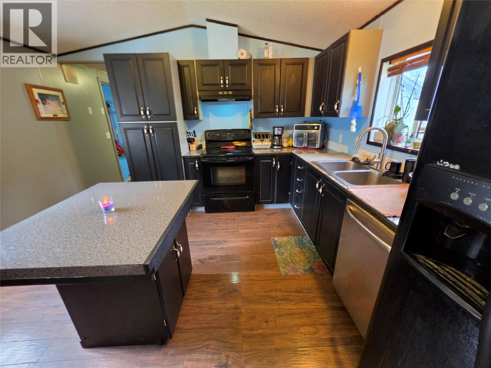 7555 43 Highway Unit# D14, Sparwood, British Columbia V0B 2G3 - Photo 3 - 10389403