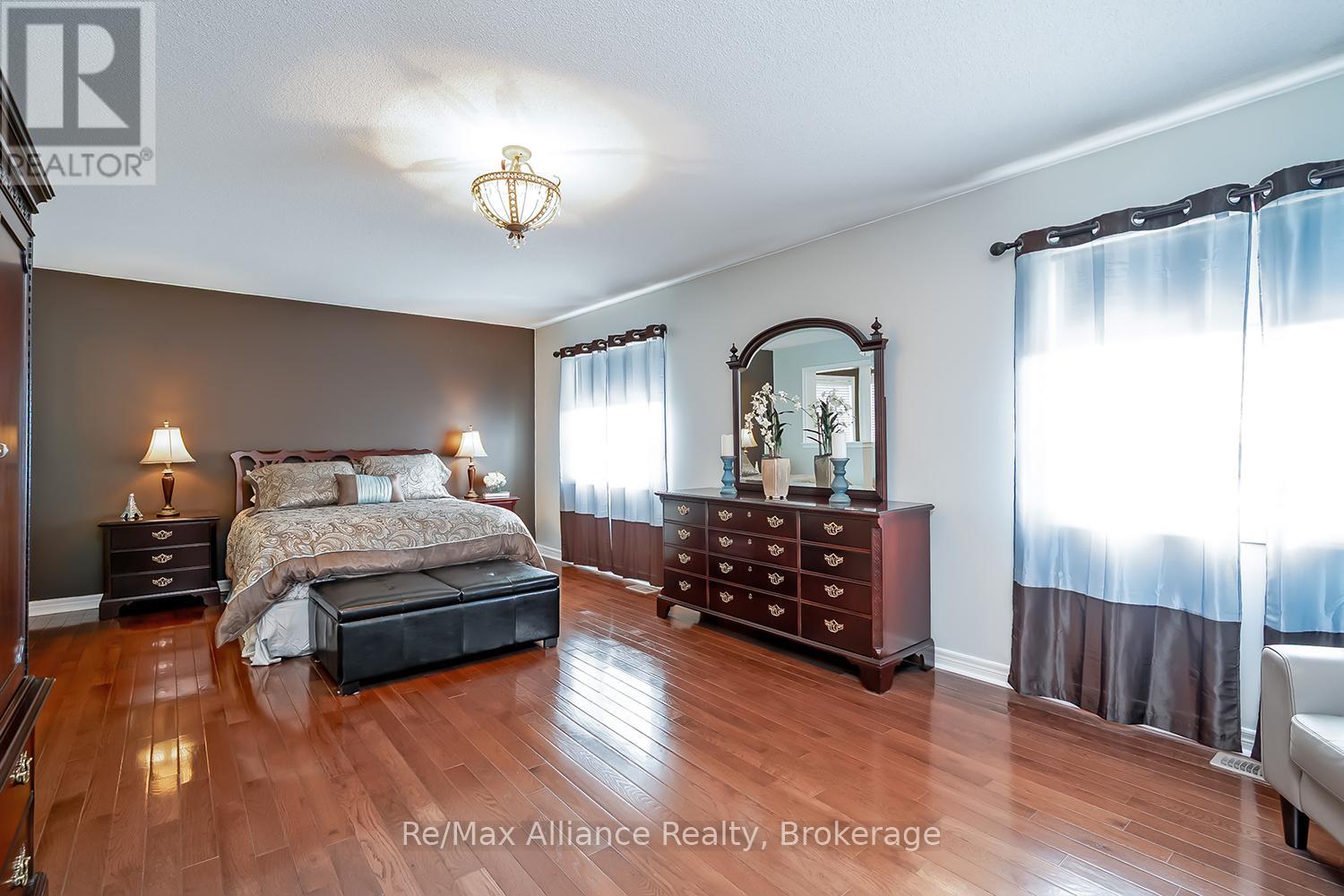 2489 Whistling Springs Crescent, Oakville, Ontario  L6M 5G3 - Photo 23 - W13027022