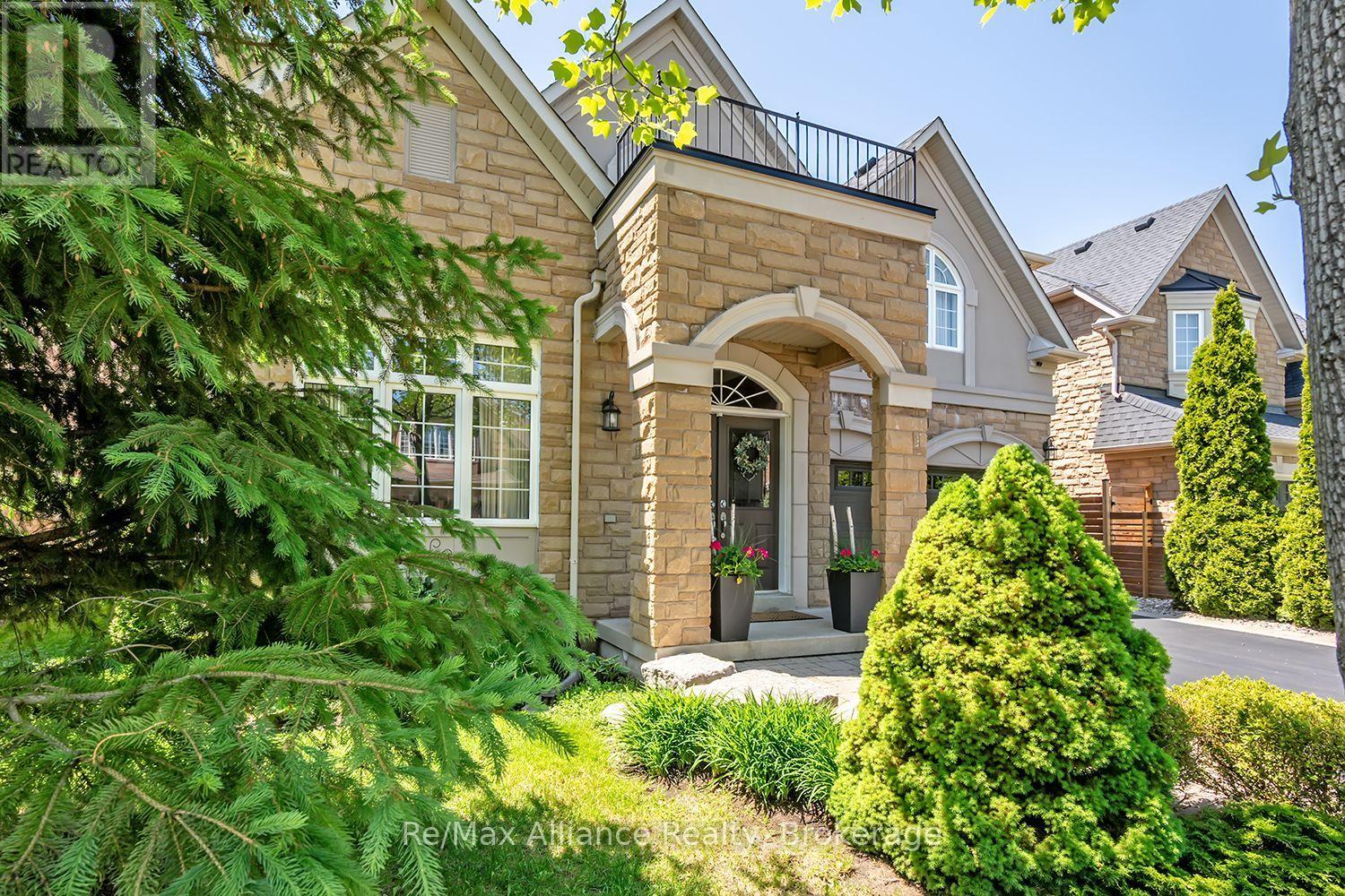 2489 Whistling Springs Crescent, Oakville, Ontario  L6M 5G3 - Photo 3 - W13027022