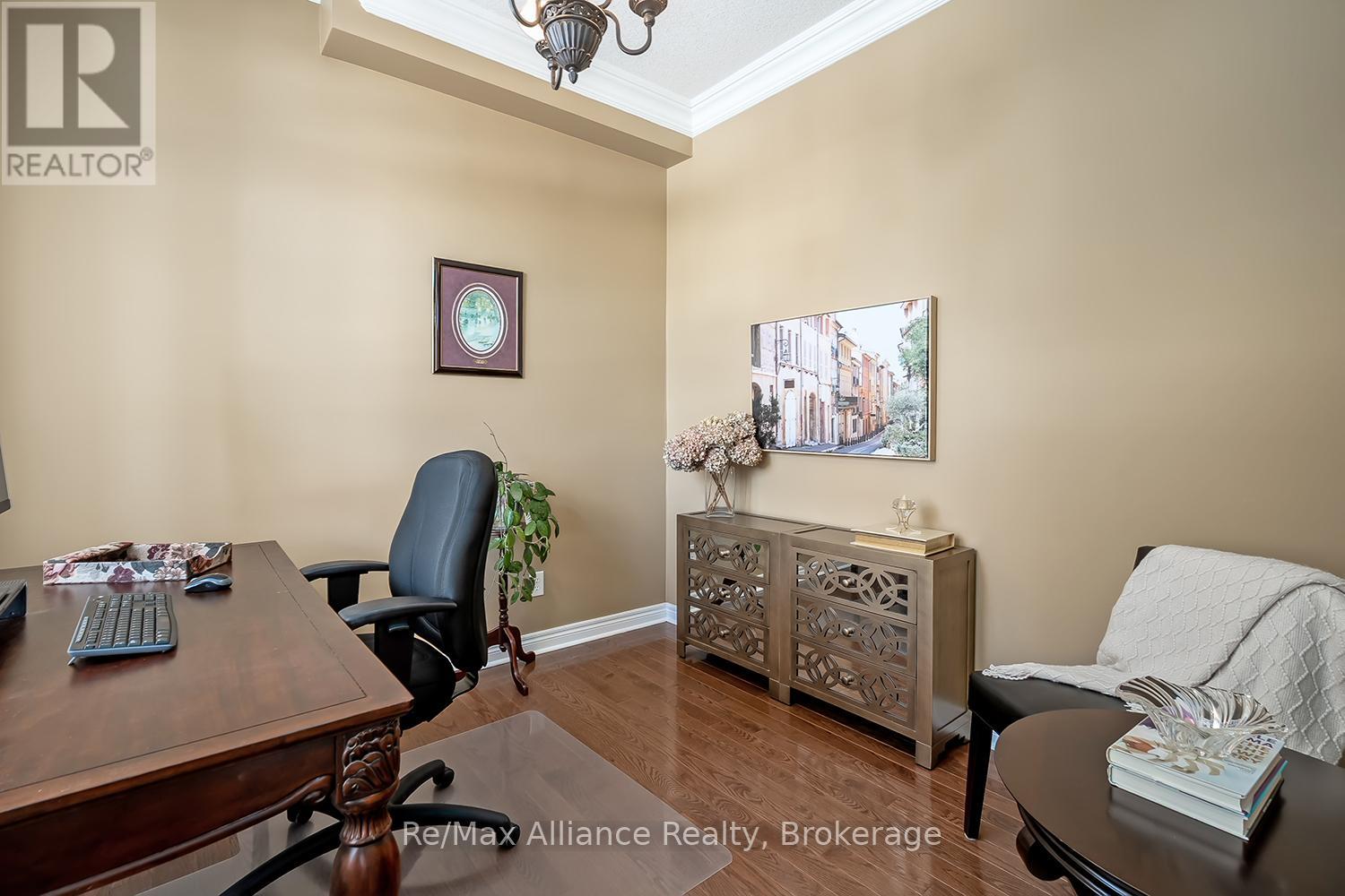2489 Whistling Springs Crescent, Oakville, Ontario  L6M 5G3 - Photo 4 - W13027022