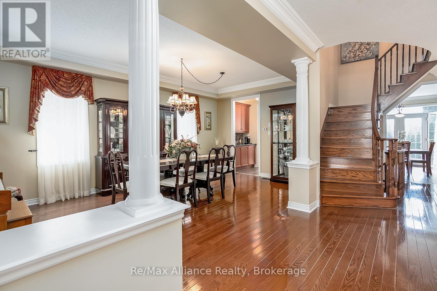 2489 Whistling Springs Crescent, Oakville, Ontario  L6M 5G3 - Photo 6 - W13027022