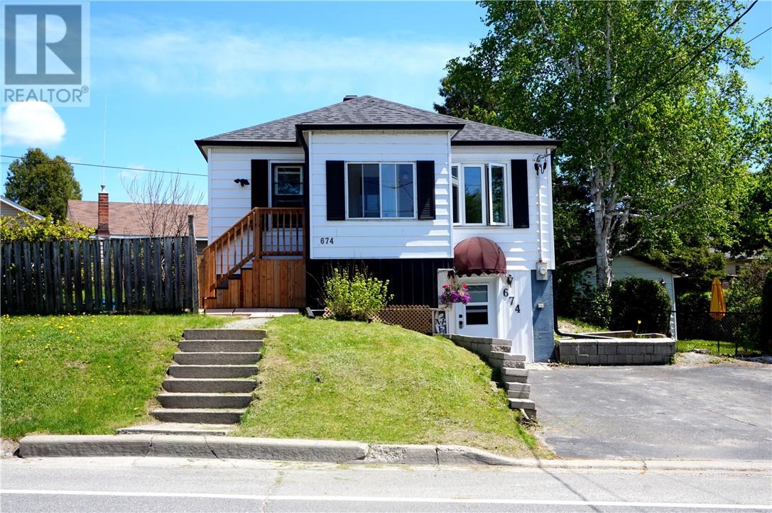 674 Charlotte Street, Sudbury, Ontario  P3E 4C2 - Photo 3 - 2127990