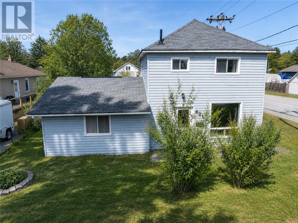 401 Castle Street, Massey, Ontario  P0P 1P0 - Photo 18 - 2127316