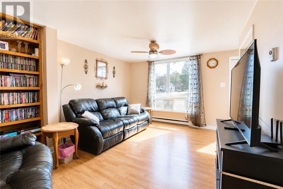 401 Castle Street, Massey, Ontario  P0P 1P0 - Photo 9 - 2127316