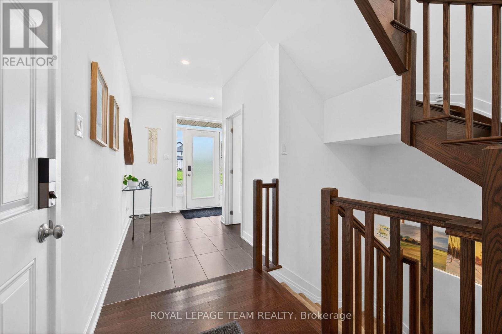 160 Highgarden Terrace, Ottawa, Ontario  K1T 0W1 - Photo 3 - X13220382