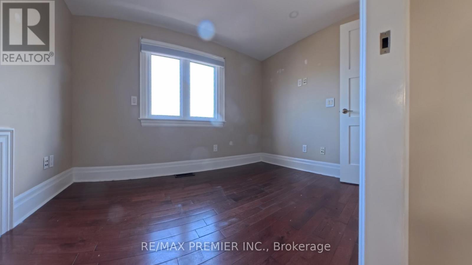 Apt 2 - 718 Bathurst Street, Toronto, Ontario  M5S 2R4 - Photo 3 - C13220318