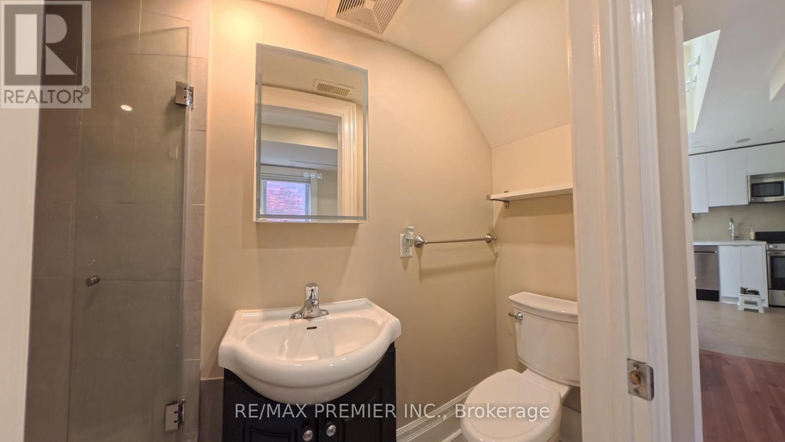 Apt 2 - 718 Bathurst Street, Toronto, Ontario  M5S 2R4 - Photo 5 - C13220318