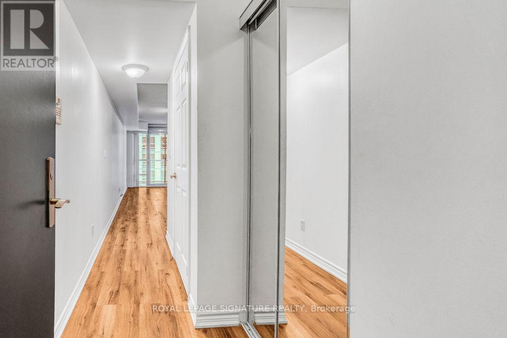 1914 - 761 Bay Street, Toronto, Ontario  M5G 2R2 - Photo 13 - C13220402